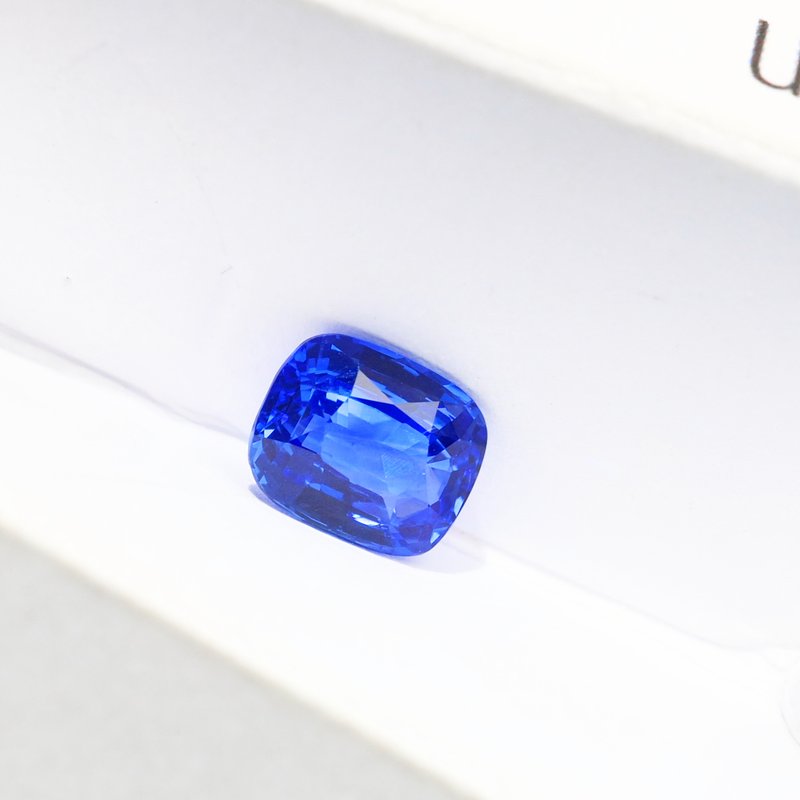 Cornflower Blue Sapphire - View 2
