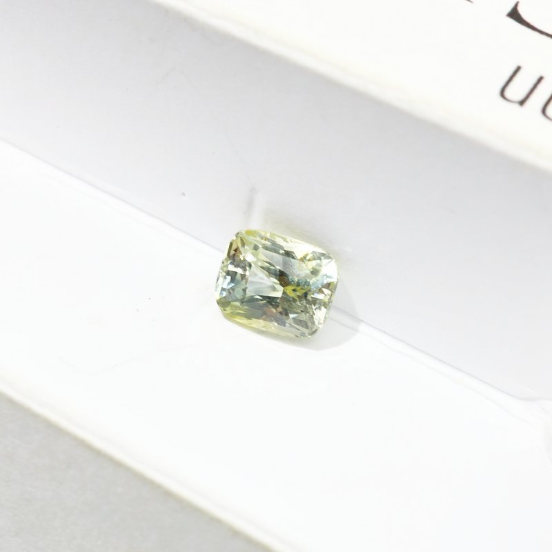 Yellow Sapphire - View 2