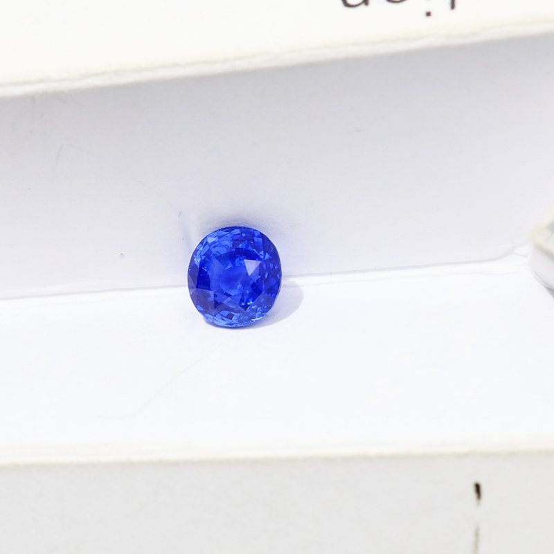 Cornflower Blue Sapphire - View 2