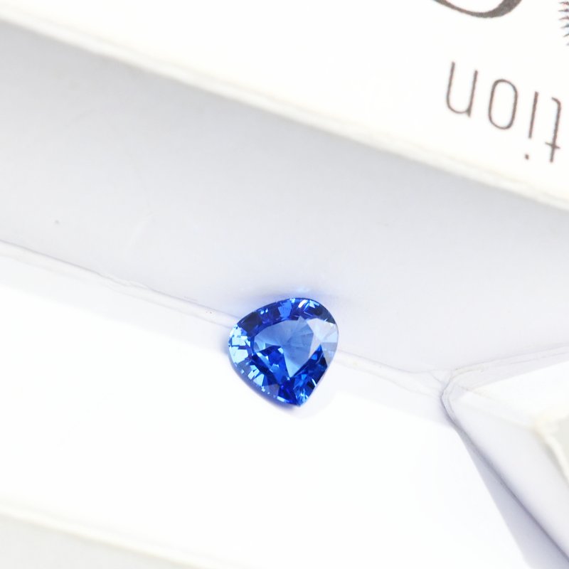 Cornflower Blue Sapphire - View 2