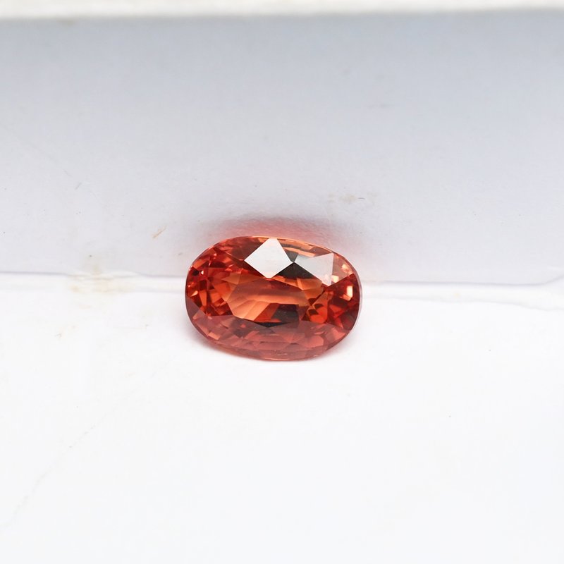 Padparadscha Sapphire - View 2