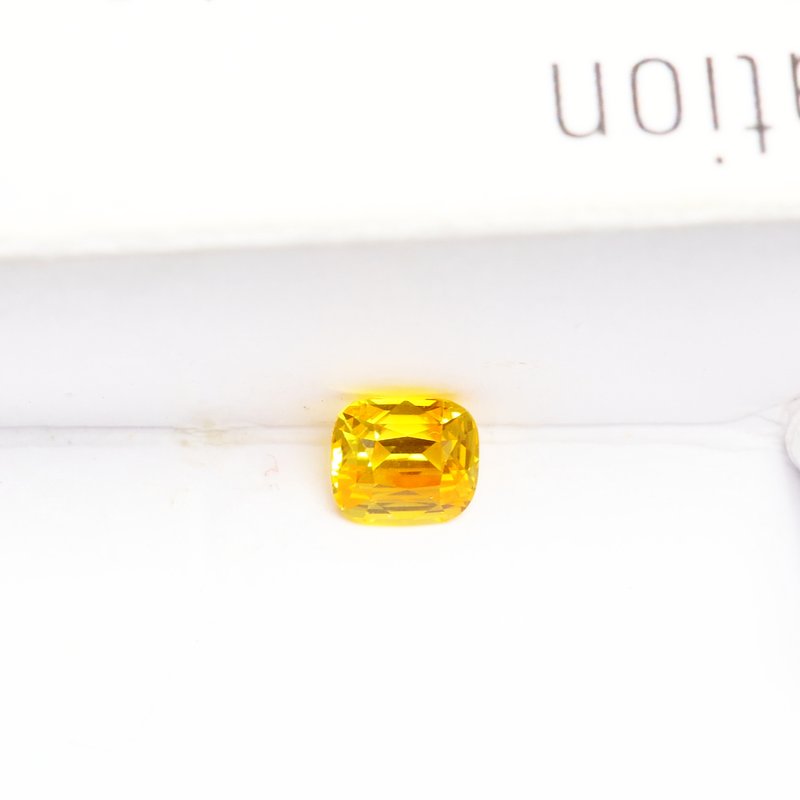 Golden Yellow Sapphire - View 2