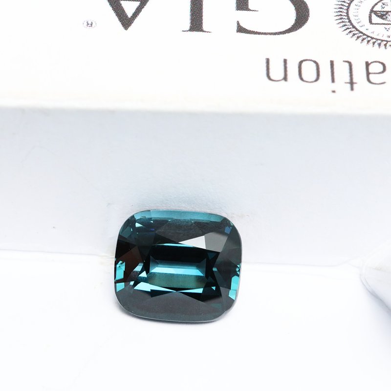 Green Spinel - View 2