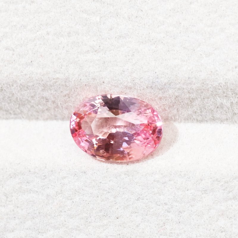 Padparadscha Sapphire - View 2