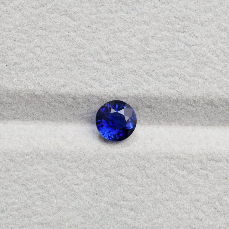 Royal Blue Sapphire - View 2