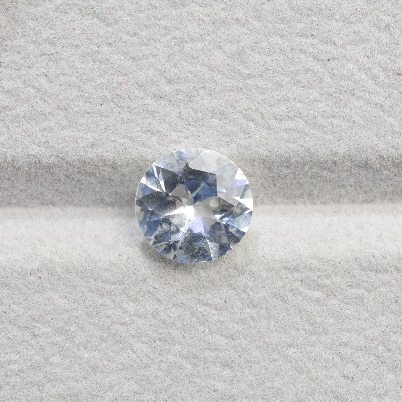 White Sapphire - View 2