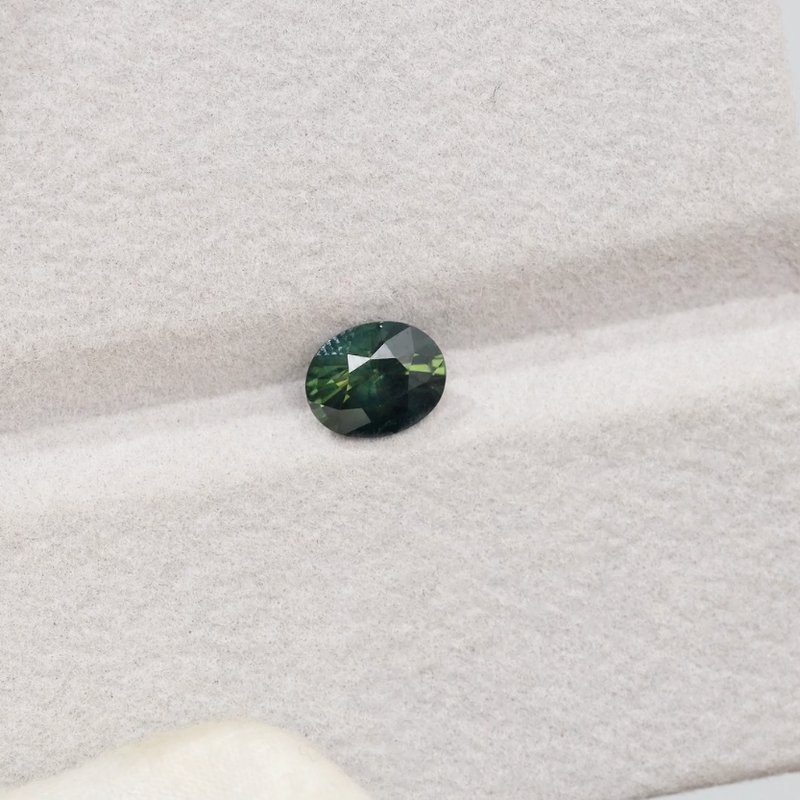 Green Sapphire - View 2