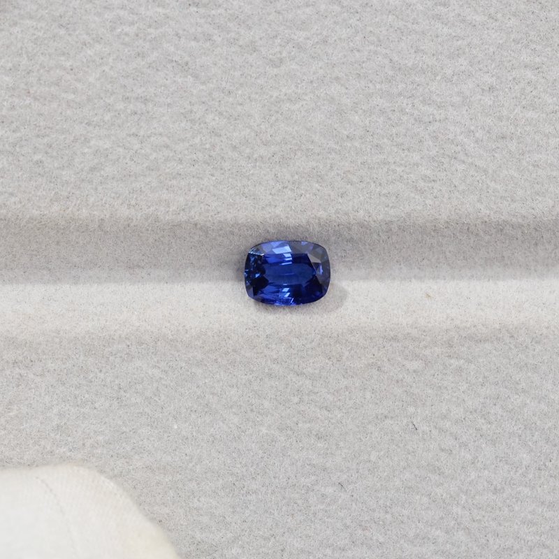 Vivid Blue Sapphire - View 2