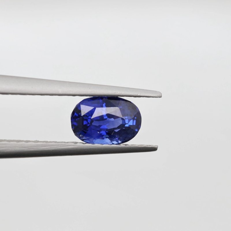 Royal Blue Sapphire - View 2