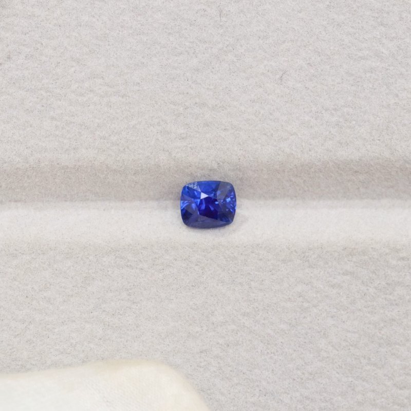 Royal Blue Sapphire - View 2