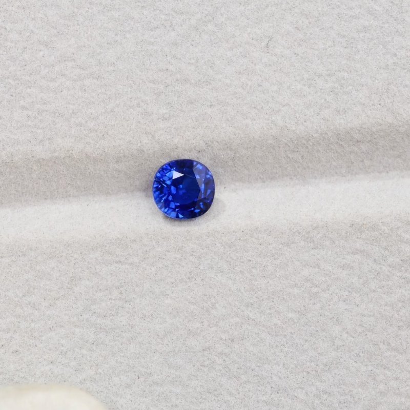 Royal Blue Sapphire - View 2