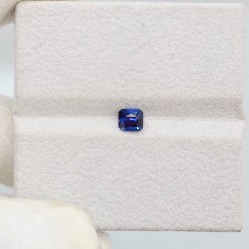 Royal Blue Sapphire - View 2