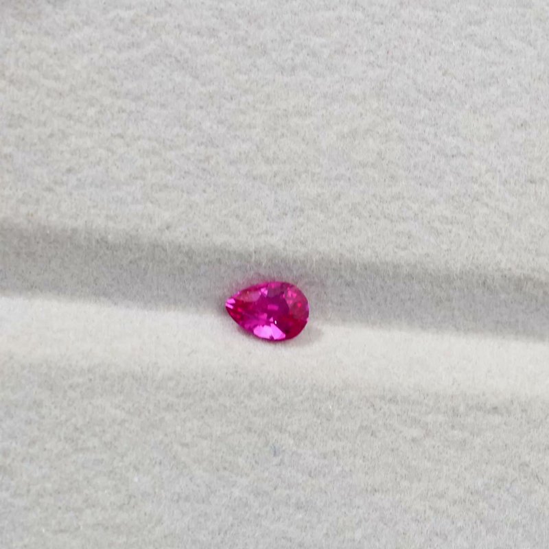 Vivid Hot Pink Sapphire - View 2