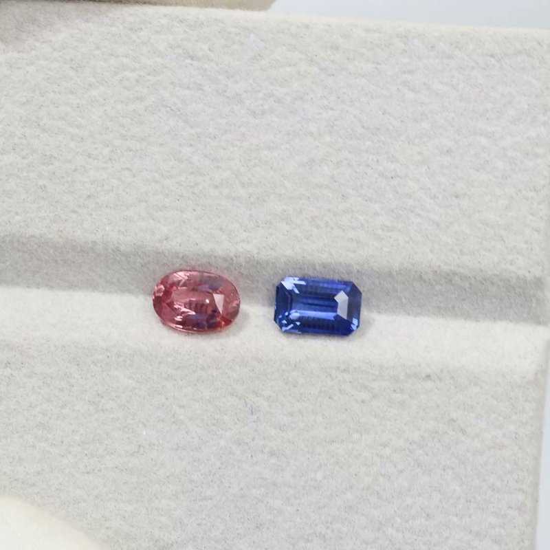 Padparadscha Sapphire & Blue Sapphire Pair - View 2
