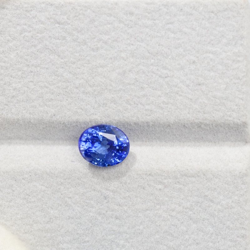 Vivid Blue Sapphire - View 2